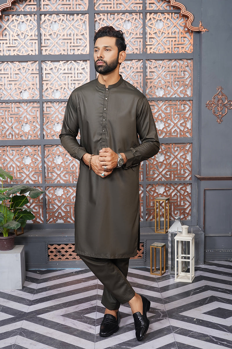 Buy White Kurta With Pants And Stole Set by PUNIT BALANA MEN at Ogaan  Online Shopping Site
