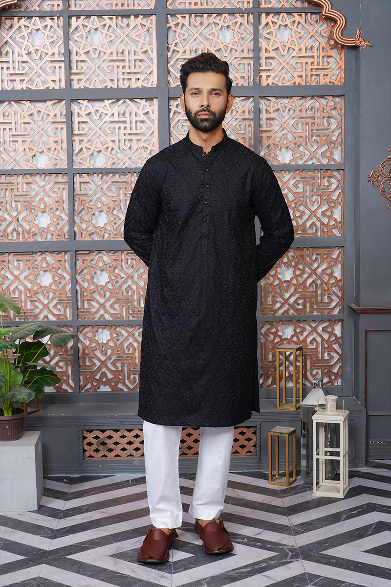 BLACK EMBROIDERED KURTA